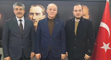 MHP Balıkesir İl Başkanlığına TÜRKAV ve Türk Kamu-Sen Temsilcilerinden Ziyaret