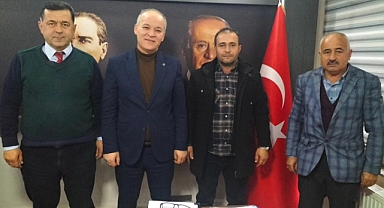 MHP İl Başkanı Niyazi Tunç, Sındırgı’dan Gelen Muhtarları Ağırladı