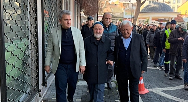 Milletvekili Mustafa Canbey Burhaniye’de Hayır Yemeğine Katıldı