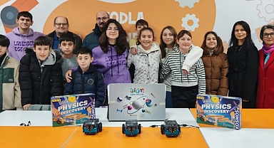 Sındırgı Belediyesi, Öğrenciler İçin STEM+ Robotik Eğitimleri Düzenledi