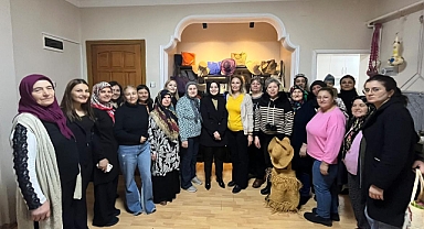 Sındırgı Kaymakamı Didem Dinç Özay, Aile ve Destek Merkezi’nde Kadınlarla Bir Araya Geldi