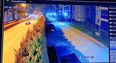 3 aracın karıştığı zincirleme kaza kamerada: 2 yaralı