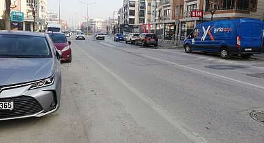 Altıeylül Bahçelievler'de Yaya Geçidi Bekleyişi Devam Ediyor: Güvenlik Riski Artıyor