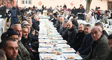 Altıeylül Belediyesi Dereçiftlik Mahallesi’nde İftar Buluşması Düzenledi