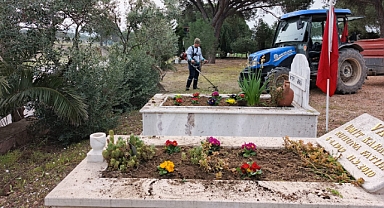 Ayvalık Belediyesi, 18 Mart Şehitleri Anma ve Çanakkale Deniz Zaferi İçin Şehitliklerde Kapsamlı Çalışmalar Gerçekleştirdi