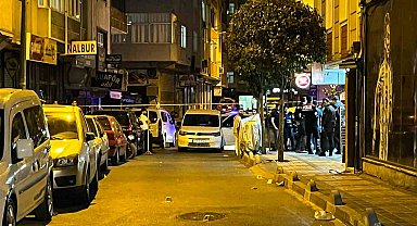 Bağcılar'da motosikleti şüpheliler iki kişiye silahlı saldırı düzenledi: 1 ölü, 1 yaralı