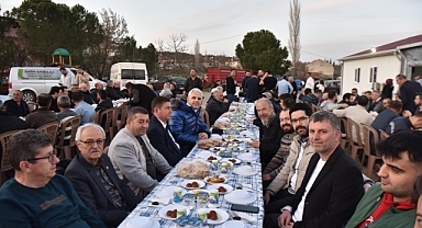 Baha Torun ve Doğaç Arabacı Taşköy Mahallesi’nde İftar Programına Katıldı