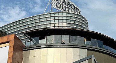 Bahçelievler'de AVM'de intihar girişimi