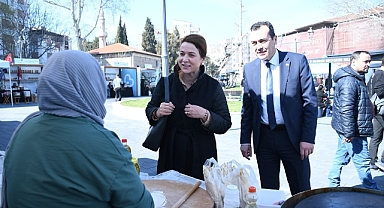 Balıkesir Büyükşehir Belediyesi ve Kent Konseyi, Kadın Girişimcilerin Desteklenmesi İçin Kadın Emeği Stantlarını Ziyaret Etti