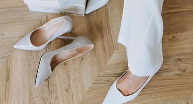 Balıkesir’de Yazlık Ayakkabılara İlgi Arttı, Kışlık Ürünlerde İndirimler Başladı