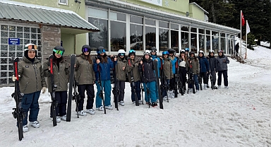 Balıkesir Gençlik ve Spor İl Müdürlüğü’nden 46 Genç Gönüllüye Uludağ Kış Kampı Deneyimi