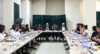 Balıkesir Gençlik ve Spor İl Müdürü Adem Özalp, Manyas Yurdu’nda Gençlerle İftar Programında Bir Araya Geldi