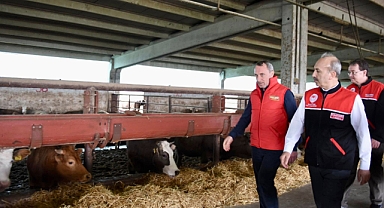 Balıkesir İl Tarım ve Orman Müdürü Dr. Hüseyin Düzgün, Modern Büyükbaş Hayvancılık İşletmesini Ziyaret Etti