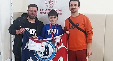 Balıkesirli Eskrimciler, Türkiye Şampiyonasında Büyük Başarı Elde Etti