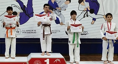Balıkesirli Judocular Denizli’deki Şampiyonadan Madalyalarla Döndü