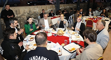 Balya Belediye Başkanı Orhan Gaga, Enverpaşa Mahallesindeki İftarda Bir Araya Geldi