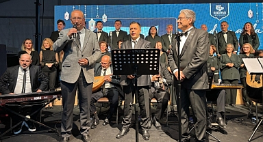 Bandırma'da Sanat Müziği Rüzgârı: İftar Sonrası Müzik ve Eğlence Dolu Bir Gece Yaşandı