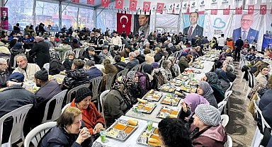Bandırmalılar İftar Çadırında Birlikte Paylaşmanın Güzelliğini Yaşadı