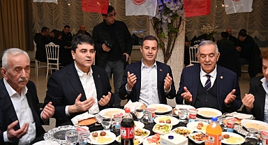 Başkan Ahmet Akın, Demokrat Parti Heyetiyle Bir Araya Geldi: “Kentimizi Ortak Akılla Geleceğe Taşıyacağız”