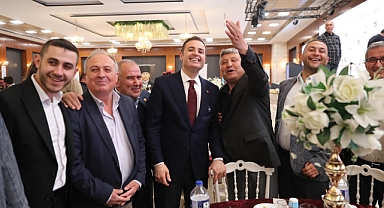 Başkan Ahmet Akın Muhtarlarla İftar Sofrasında Buluştu