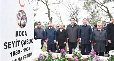 Başkan Ahmet Akın, Seyit Onbaşı’nın Kabrini Ziyaret Etti