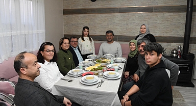 Başkan Hakan Şehirli, Taşköy Mahallesi’nde Gazinin Ailesiyle İftarda Buluştu