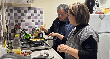 Başkan Hakan Şehirli ve Eşi Üniversiteli Gençlerle Sahur Sofrasında Buluştu