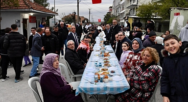 Başkan Hakan Şehirli, Yıldız Mahallesi’nde Vatandaşlarla İftar Sofrasında Buluştu