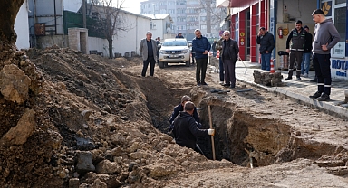 Başkan Hakan Yıldırım Semizel, Çay Caddesi'ndeki Çalışmaları İnceledi ve Vatandaşlarla Görüştü