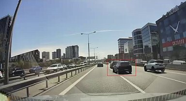 Bayram günü makas atan sürücü kamerada