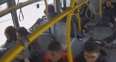 Belediye otobüsünde çığlık çığlığa dehşet anları kamerada...11 yaralı
