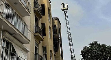 Beyoğlu'nda 5 katlı metruk binada korkutan yangın