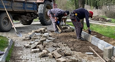 Bigadiç Belediyesi’nden Yeni Mezarlıkta Parke Düzenlemesi