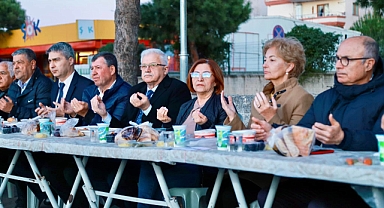 Burhaniye Belediye Başkanı Ali Kemal Deveciler, Bahçelievler Mahallesi’nde Vatandaşlarla İftar Programında Buluştu