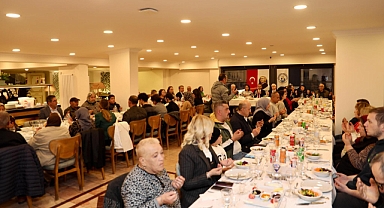 Burhaniye Belediye Başkanı Ali Kemal Deveciler, Şehit Aileleriyle Ramazan İftarında Buluştu