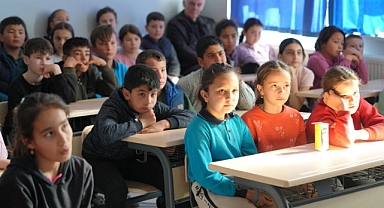 Burhaniye Belediyesi, Çevre Farkındalığı Eğitimleriyle Geleceğe Yatırım Yapıyor