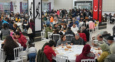 Burhaniye’de Ramazan Sofrası Dayanışma ve Birliktelik İçin Kuruldu