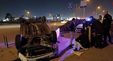 Bursa'da 3 aracın karıştığı zincirleme kazada 5 kişi yaralandı