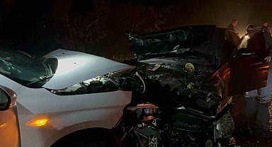 Bursa'da yağışlı havada feci kaza: 1'i ağır 5 yaralı