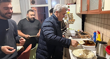 Canbey, İftarda Gençlerle Bir Araya Geldi