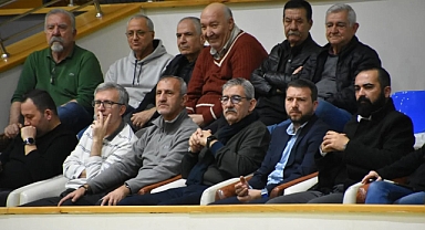 CHP İl Başkanı Köybaşı, Büyükşehir Belediyespor’un Play-Off Maçını Takip Etti