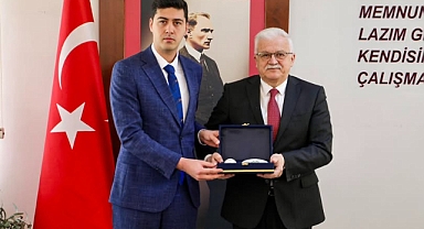 Cumhuriyet Başsavcı Vekili Berkay Şahingöz, Burhaniye Belediye Başkanı Ali Kemal Deveciler’i Ziyaret Etti