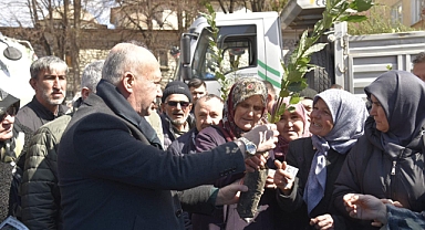 Dursunbey’de Ormancılık Haftası Kapsamında 2 Bin 500 Fidan Dağıtıldı