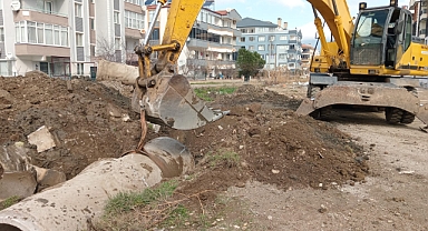 Edremit Belediyesi, Altınkum Mahallesi İda Caddesi’nde Yağmursuyu Hattı Güçlendirme Çalışmalarına Başladı