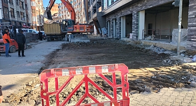 Edremit Belediyesi, Gazicelal Mahallesi Masat Caddesi’nde Yol Tamirat Çalışmalarına Başladı