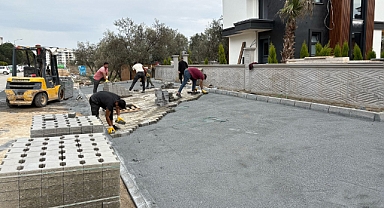 Edremit Belediyesi, Hamidiye Mahallesi'ndeki Şehit Hicret Akar Caddesi'ni Yenileyerek Ulaşımı Kolaylaştırıyor