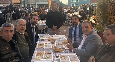 Edremit Belediyesi, Kadir Gecesi'nde Avcılar Mahallesi'nde İftar Sofrasına Konuk Oldu