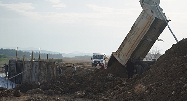 Edremit Çayı Islah Çalışmaları Kapsamında Yeni Köprü İnşaatı Devam Ediyor