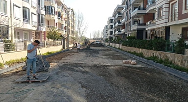 Edremit’te Altınkum Mahallesi Süleyman Demirel Caddesi’nde Yol Düzenleme Çalışması