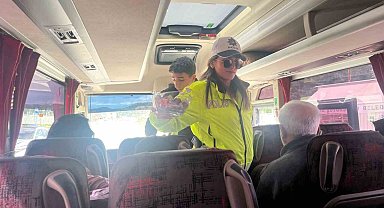 Ekiplerden sürücülere tatlı ve kolonya ikramı